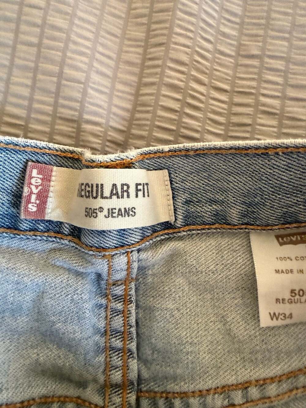 Vintage Levi's 505 Regular Fit Light Wash Jeans W34 - Picture 2 of 7